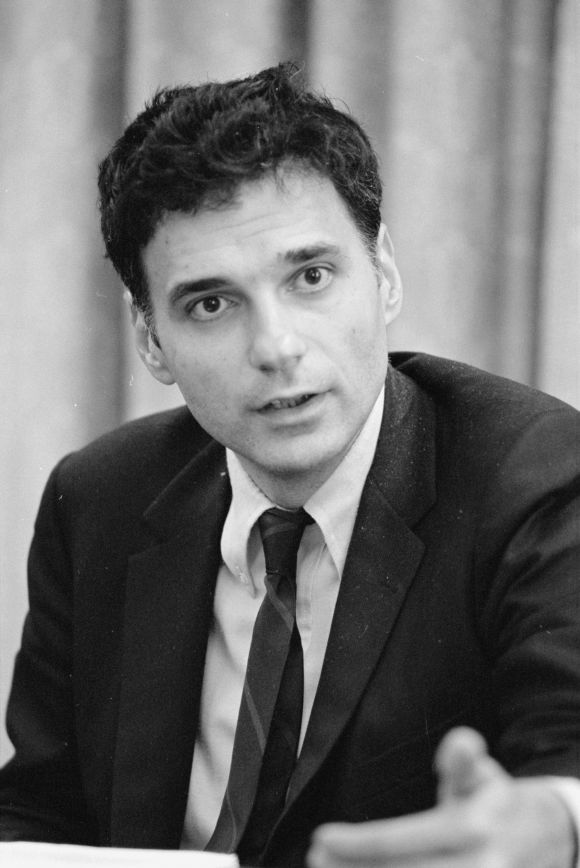 Portrait Foto von Ralph Nader im Jahr 1975, der Kämpfer für Verbraucherschutz.