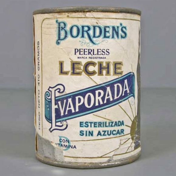 Can of Borden's evaporated milk with label in Spanish from second half of 20th century. MODO México