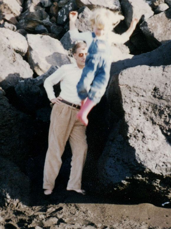 Auch so ein Sprung in den Sand ist erlaubt. Leider nur ein kontrastloser Schnappschuss.