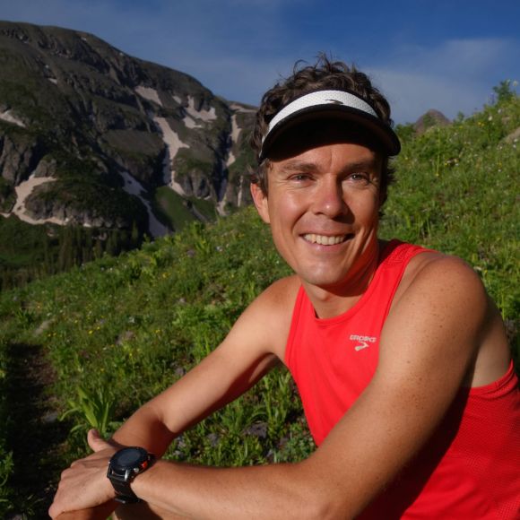 Il maratoneta ultra Scott Jurek mangia vegano da molti anni ed è detentore del record. Il maratoneta ultra Scott Jurek mangia vegano da molti anni ed è detentore del record.