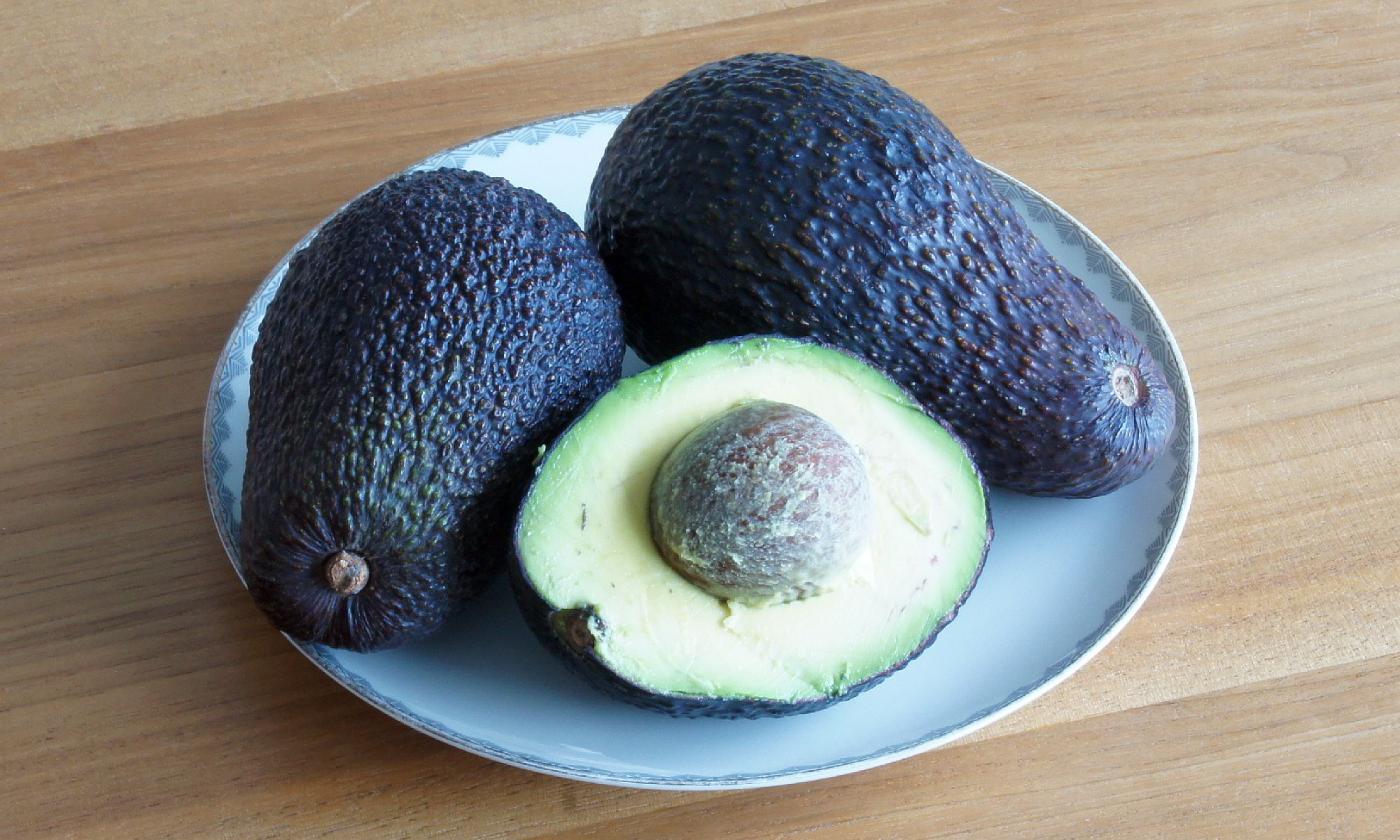Какие жиры в авокадо. Авокадо род. Никадо авокадо. Фото настоящего авокадо. Какой вкус у авокадо.