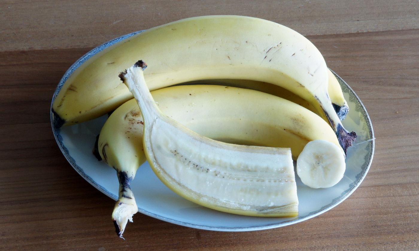 (Dessert-)Bananen sind leicht verdauliche Früchte, aus botanischer Sicht Beeren. (Dessert-)Bananen sind leicht verdauliche Früchte, aus botanischer Sicht Beeren.