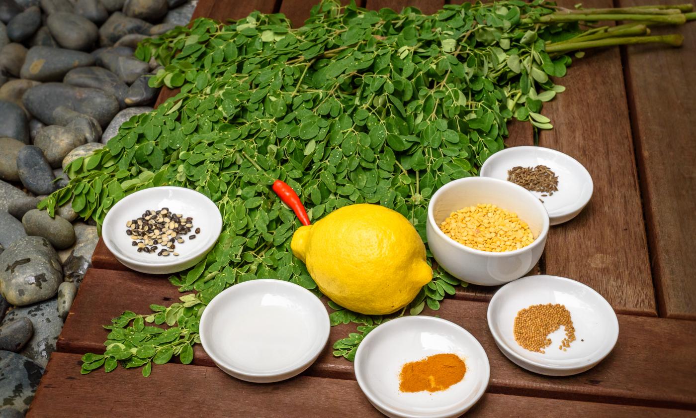 Zutaten für das "Indische Moringablätter-Curry mit Moong Dal und Kreuzkümmel"