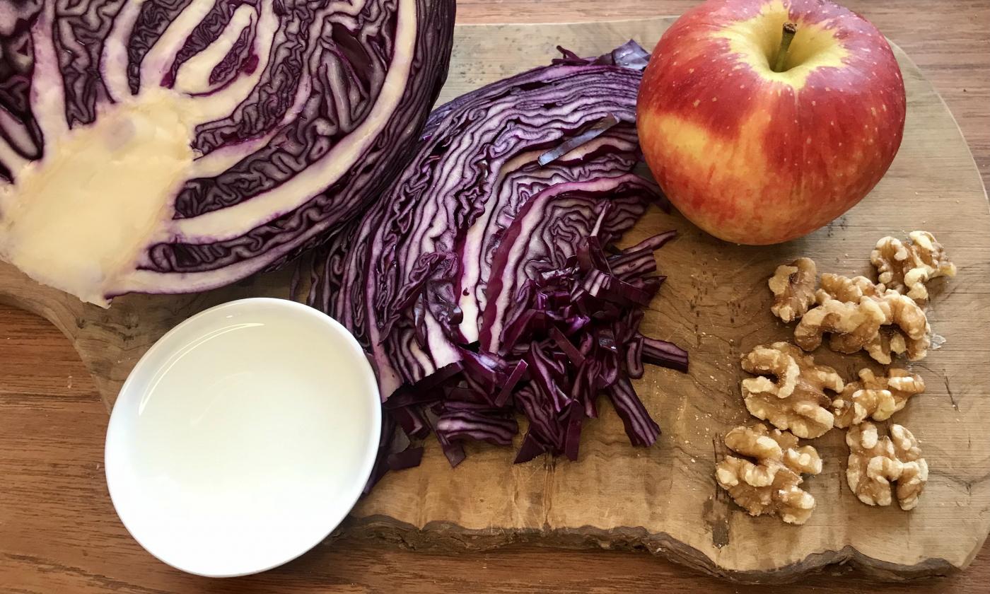 Preparing the ingredients for the "Red Cabbage with Apple and Walnut".