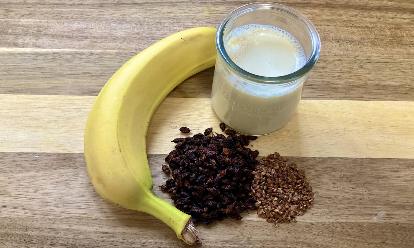 Изображение ингредиентов для «Облепихового напитка с овсяным молоком и бананом».