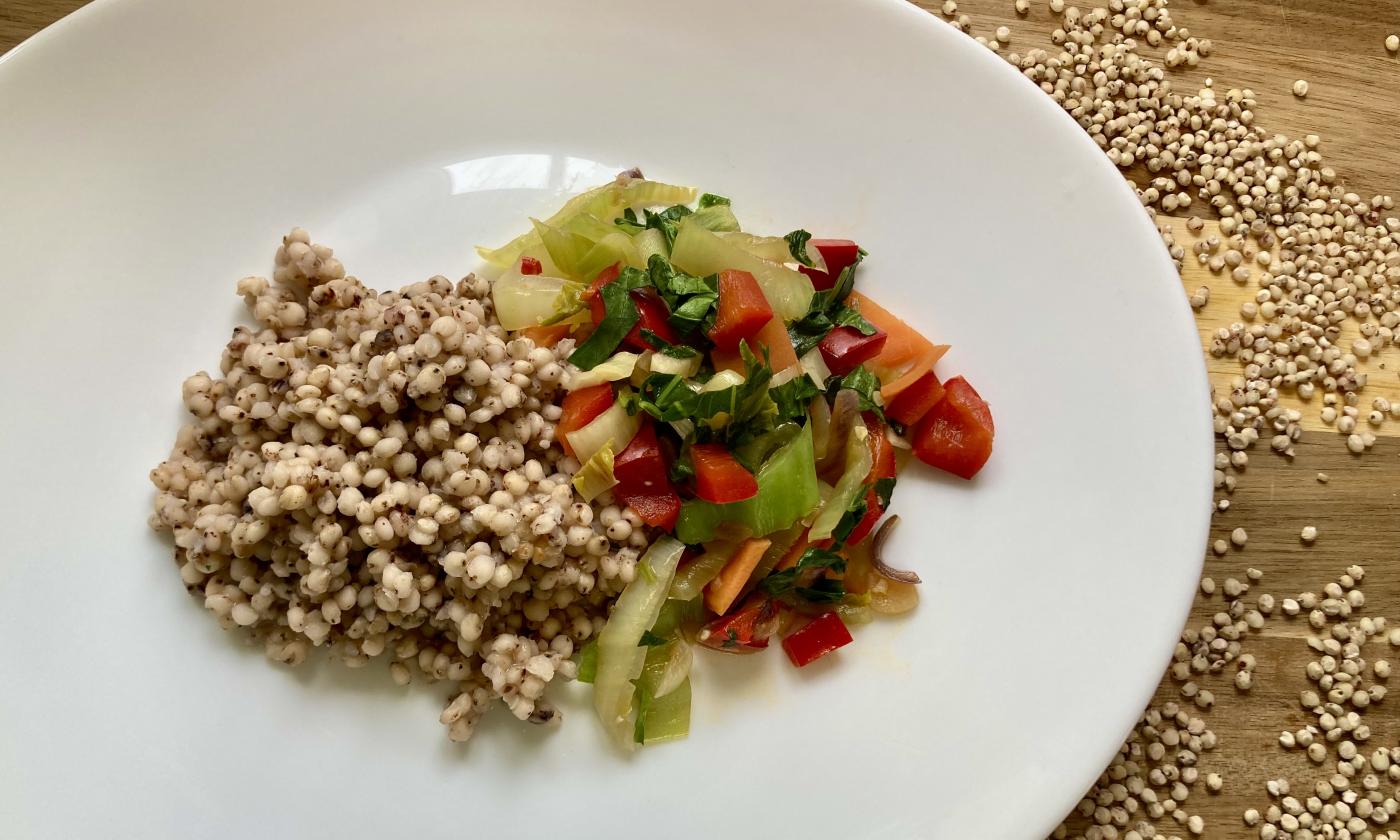 Recipe picture of the prepared "sorghum millet with colorful vegetables".