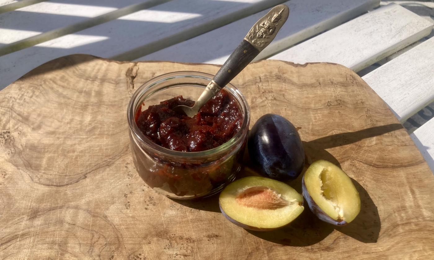 Bild vom fertiggestellten "Pflaumenmus ohne zugesetzten Zucker aus dem Backofen".