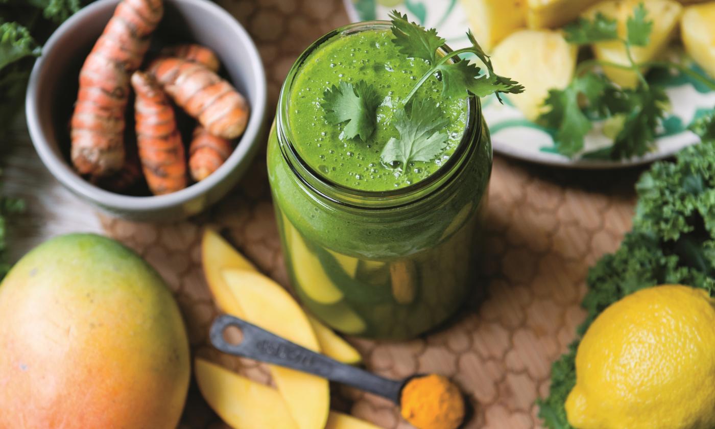Tropical Turmeric Cleanser Green Smoothie from the cookbook “Simple Green Smoothies”, p. 140