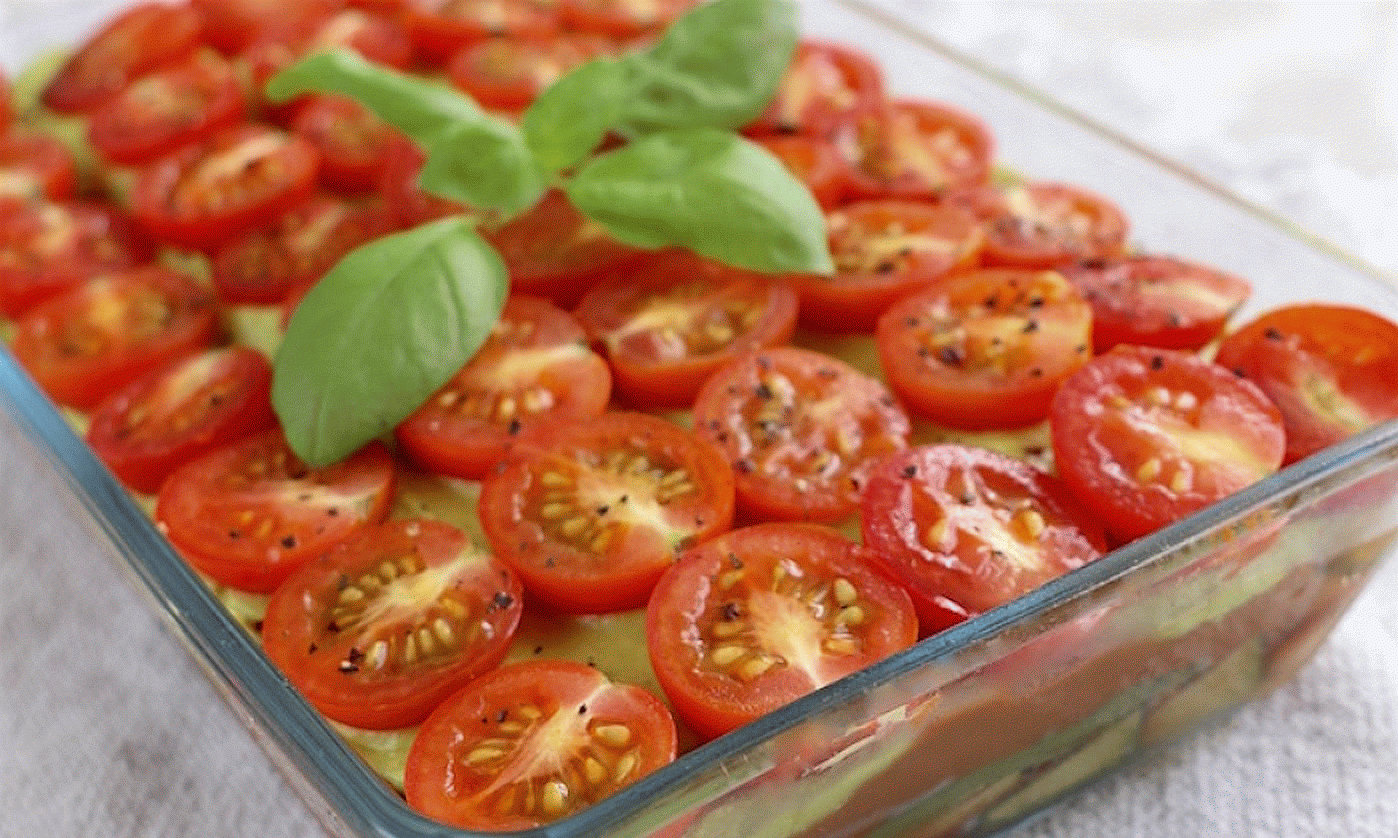 Изображение рецепта готовой «лазаньи» в форме для запекания из «Rawexotic.com» от  Victoria Rust.