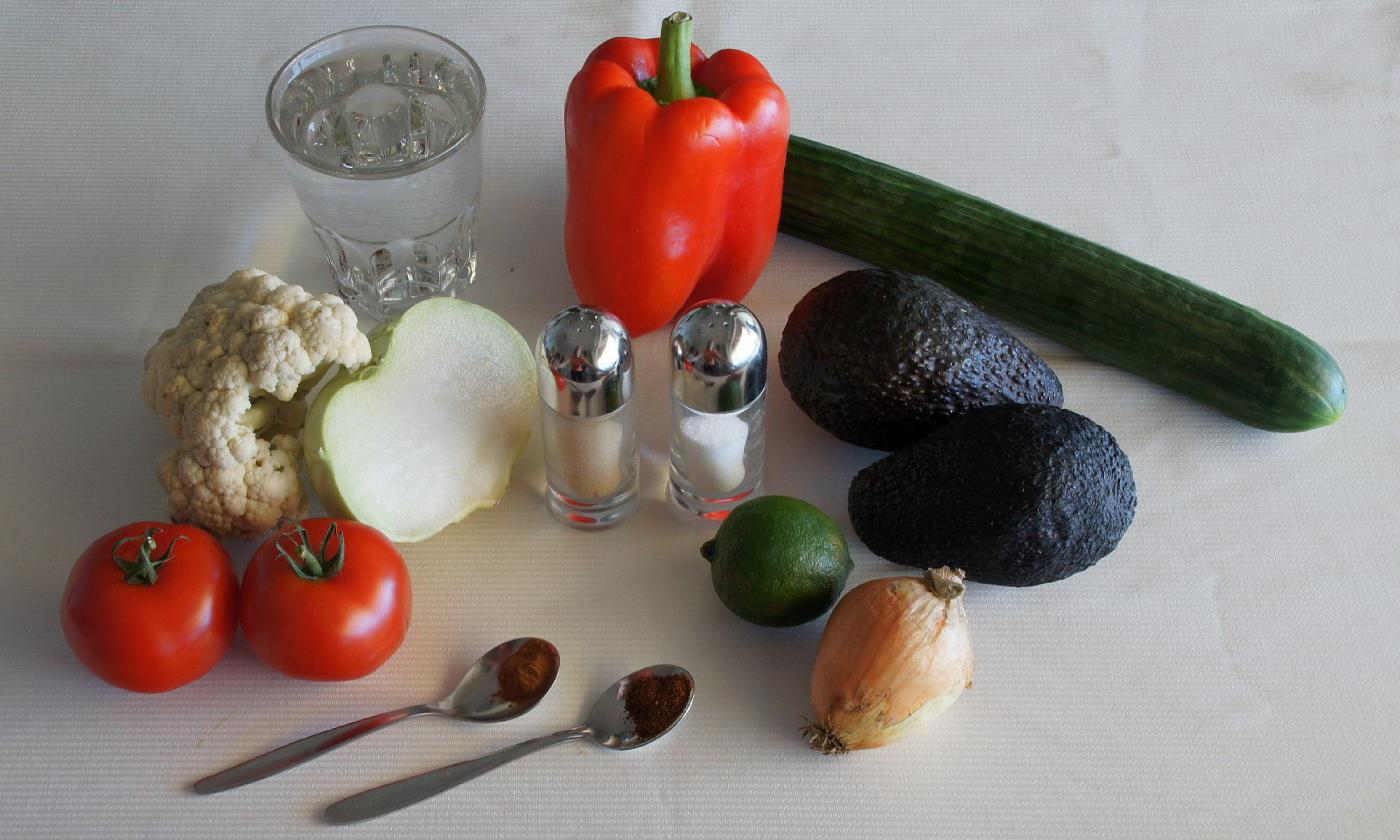 Kalte Avocado-Gurkensuppe mit Kohlrabi | Stiftung G+E