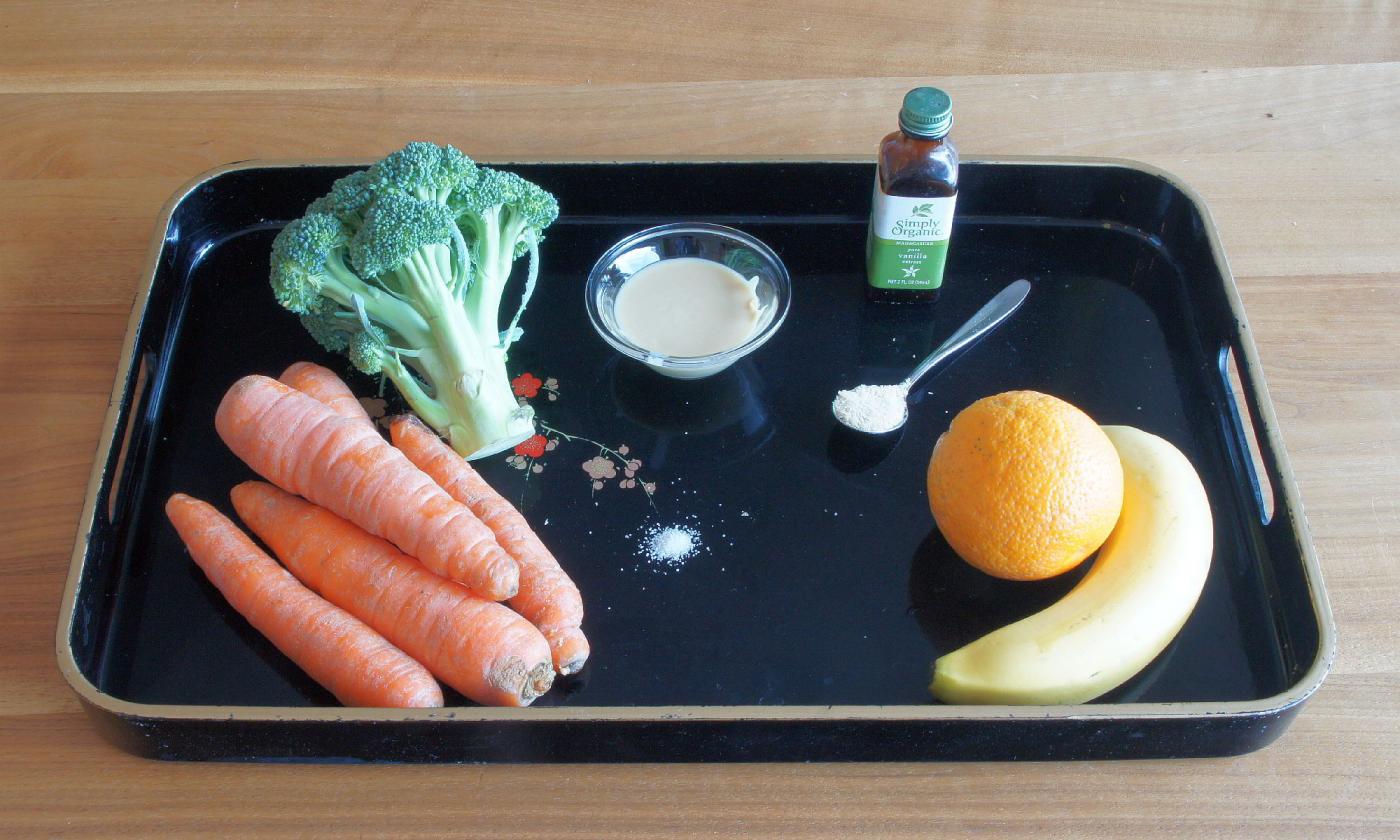 The "mise en place" for the dish "carrot-broccoli with vanilla sauce": preparation of the necessary spices and ingredients - here without equipment.