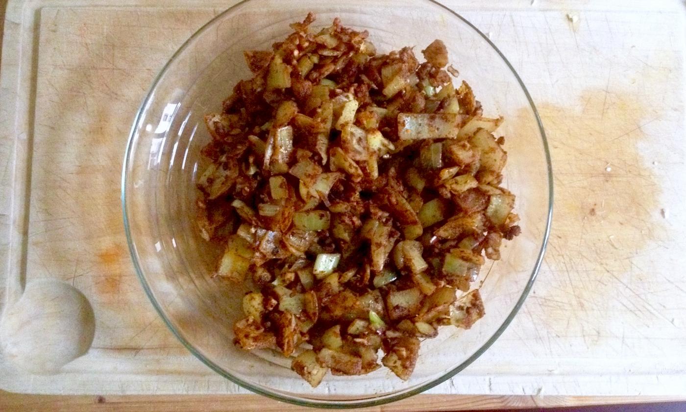 Zwiebel-Gewürzmasse