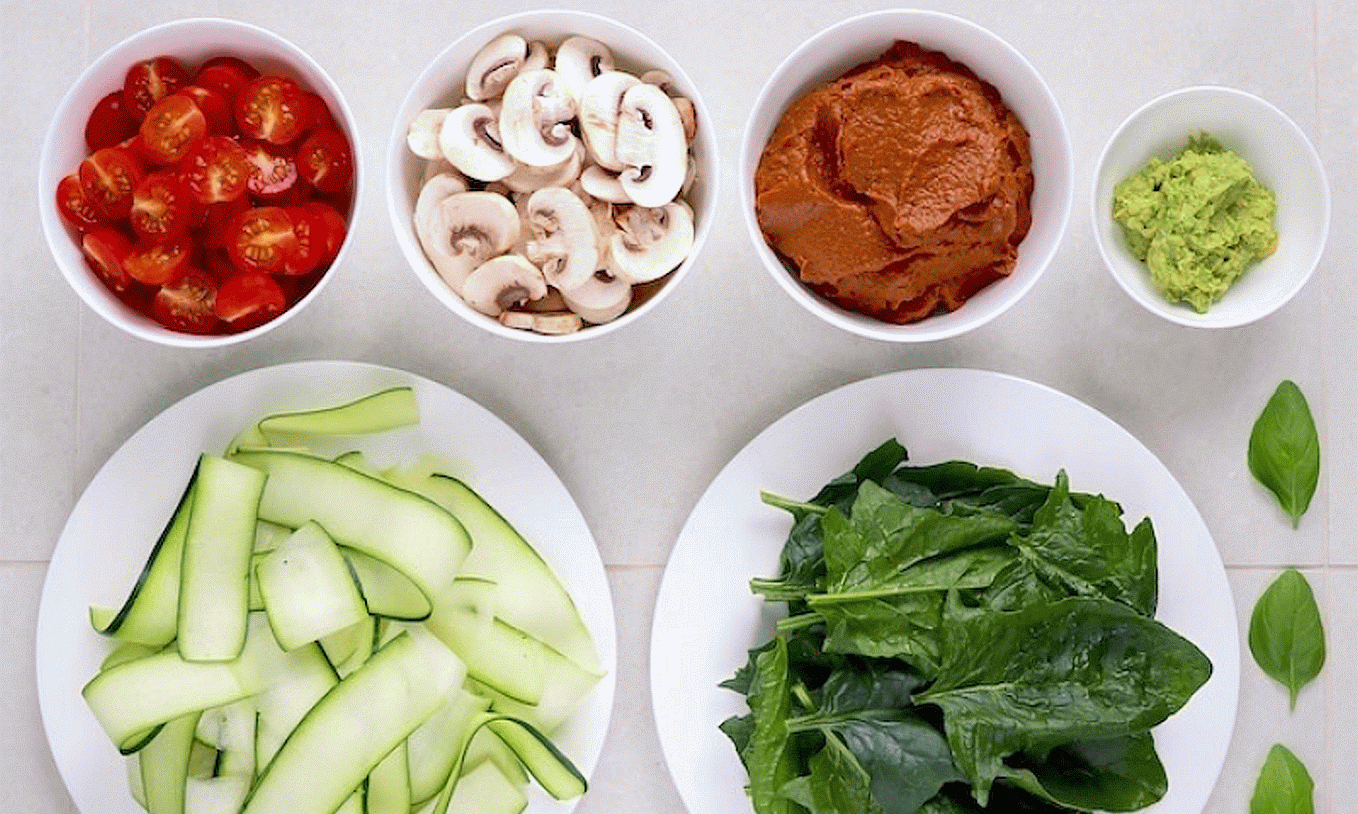 Подготовленные ингредиенты для рецепта «лазанья» с сайта «Rawexotic.com» от Victoria Rust.