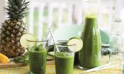 Rezeptbild "Ananas-Mojito" aus "Simple Green Smoothies" von Jen Hansard und Jadah Sellner, Seite 147