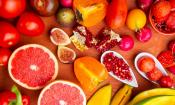 Carotinoide sind fettlösliche Pigmente in Früchten und Gemüse, oft mit gelber bis rötlicher Farbe.