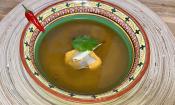 Bild des angerichteten "Vegane Waldcurry-scharfe asiatische Suppe mit Zitronengras".