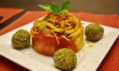 Rezeptbild "Rohe Pasta mit Tomatensauce und Nussbällchen" aus dem Blog "This Rawsome Vegan Life".