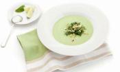 Rezeptbild: "Spinatcremesuppe mit Pistazien" aus dem Buch: "Rohessenz", Seite 40