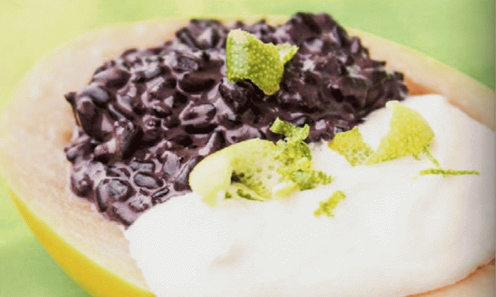 Barquito de arroz con leche con crema de anacardos y papaya