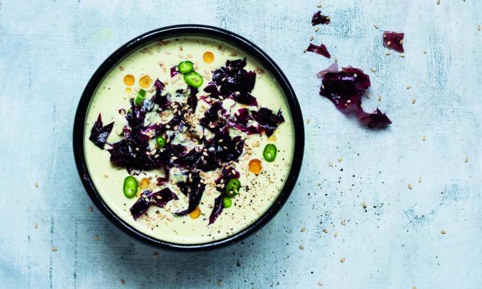 Zuppa di anacardi, alghe, zenzero e curcuma