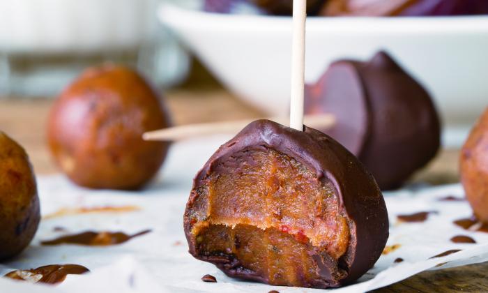 Homemade Yolos (Caramel Pralines) with Medjool Dates | Foundation G+E