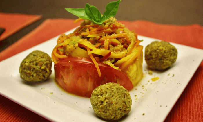 Raw pasta with tomato sauce, nut balls and "parmesan cheese" | Foundation G+E