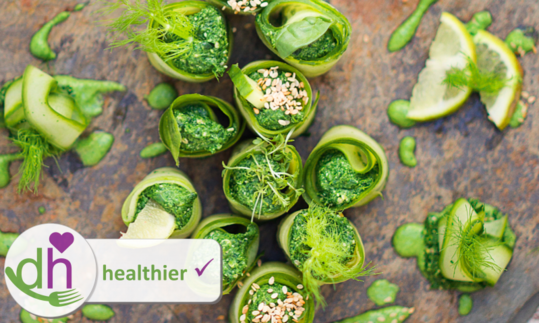 Bild des Originalrezeptes "Gurkenröllchen mit Spinatcreme" aus "Rohgenuss" von Michaela Russmann.