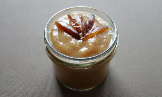 Sciroppo di data, acqua e limone, dal libro "Das How to die die Kochbuch".