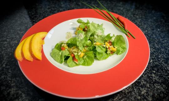 The finished recipe "Stuffed salad leaves with fruity mango chutney", arranged on a plate.