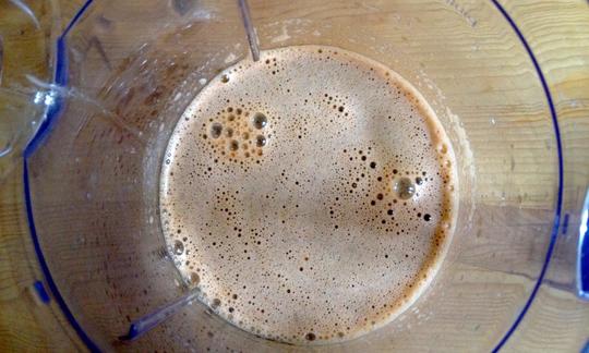 Durante el licuado suele producirse espuma.