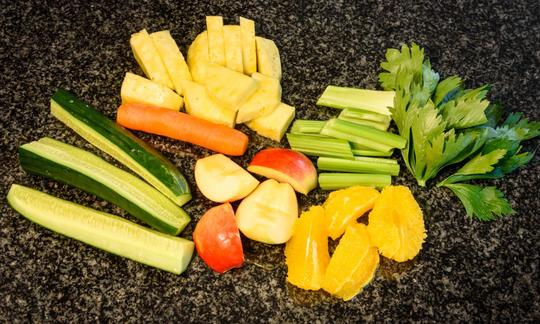 Ready-prepared ingredients for the "Good Morning Smoothie with Pineapple and Celery"