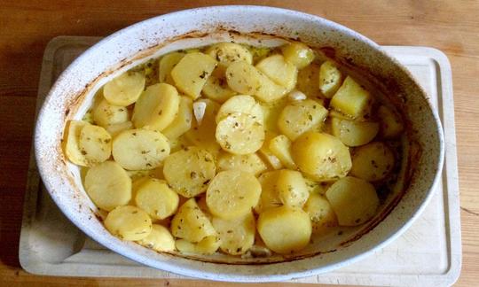 Greek potatoes from the oven