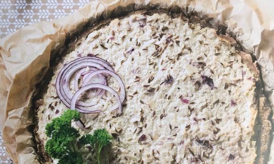 Recipe picture "Onion cake" from "Drying in raw food quality" by Ute Ludwig, p. 88