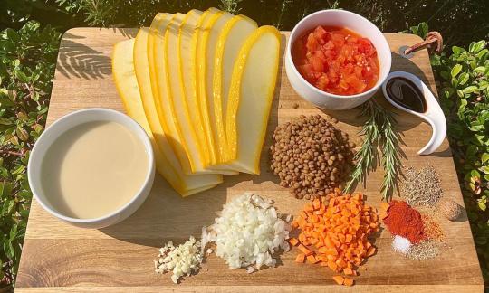 Фото подготовленных ингредиентов для «Веганская безмасляная лазанья из кабачков с чечевицей».