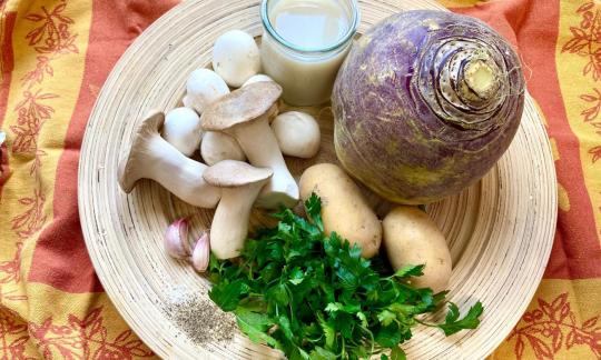 Image of ingredients provided for "oil-free steamed mushrooms with parsley and swede puree".