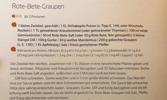 Rezept "Rote-Bete-Graupen" aus dem Buch "Vegan-Klischee ade! Das Kochbuch", Seite 146.