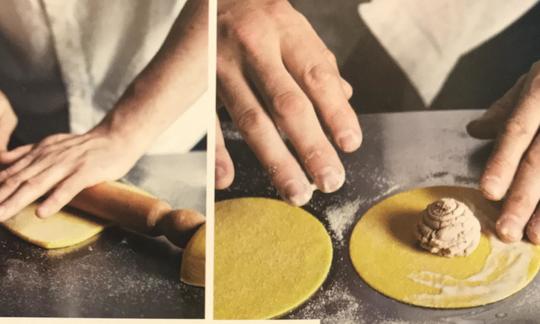 Preparare i tortellini (1/2): "Tortellini alle noci con vino rosso e riduzione di funghi", p. 130