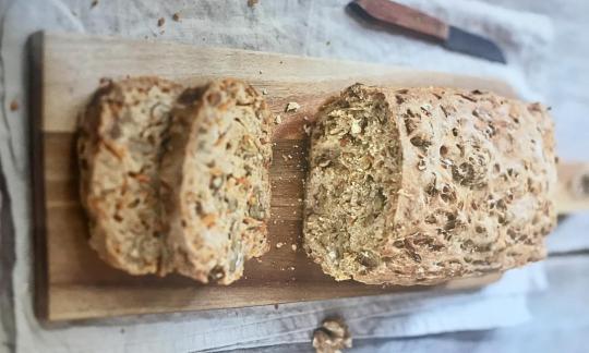 Нарезка «Морковно-ореховый хлеб» из книги «Vegane Kinderernährung», стр. 141.