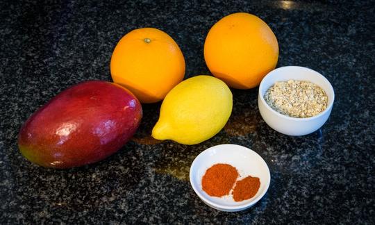 Ingredientes para preparar «Ñoquis picantes de naranja y avena con salsa de mango y limón».