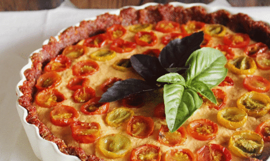 Фото рецепта «Тарт из вяленых помидоров с хумусом из кабачков» из блога «This Rawsome Vegan Life».