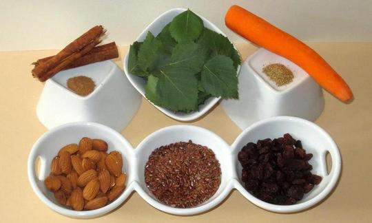Ingredientes para preparar «Pan de almendras y abedul con zanahorias y semillas de lino».