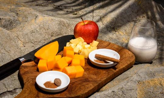 Ingredientes listos para preparar «Puré cremoso de calabaza y manzana»