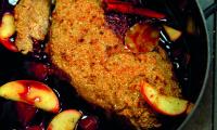 Recipe picture "Barbara's Christmas roast with red wine and plum sauce" from "Vegan & Wholesome", p. 129