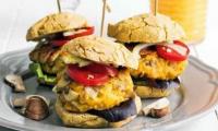 Mushroom Burgers from the cookbook “Lupinen-Power” by Elisa Epping, p. 56