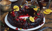 Imagen de la receta «Rosca festiva», del libro «Vegan Christmas» de Gaz Oakley, página 83