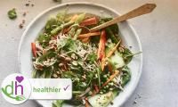Receta original de «Ensalada satay con fideos soba» de «Bosh! super fresh - super vegan», pág. 10.