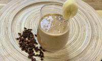 Rezeptbild vom angerichteten "Sanddorn-Drink mit Hafermilch und Banane".