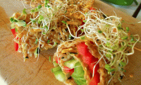 Recipe picture "Flaxseed Garlic Rolls" from the blog "Tilias Rohkostleben" by Daniela Pongritz.