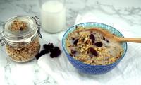 "Muesli de quinoa con leche de soja y avellanas" es una buena receta para los amantes de la quinua.