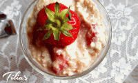 Recipe picture "Raw rice pudding with strawberries" from the blog "Tilias Rohkostleben" by D. Pongritz.